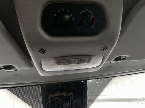 Used 2018 Ford Transit 350 XL image 32