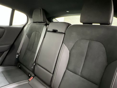 Certified 2023 Volvo C40 P8 Recharge Ultimate image 25