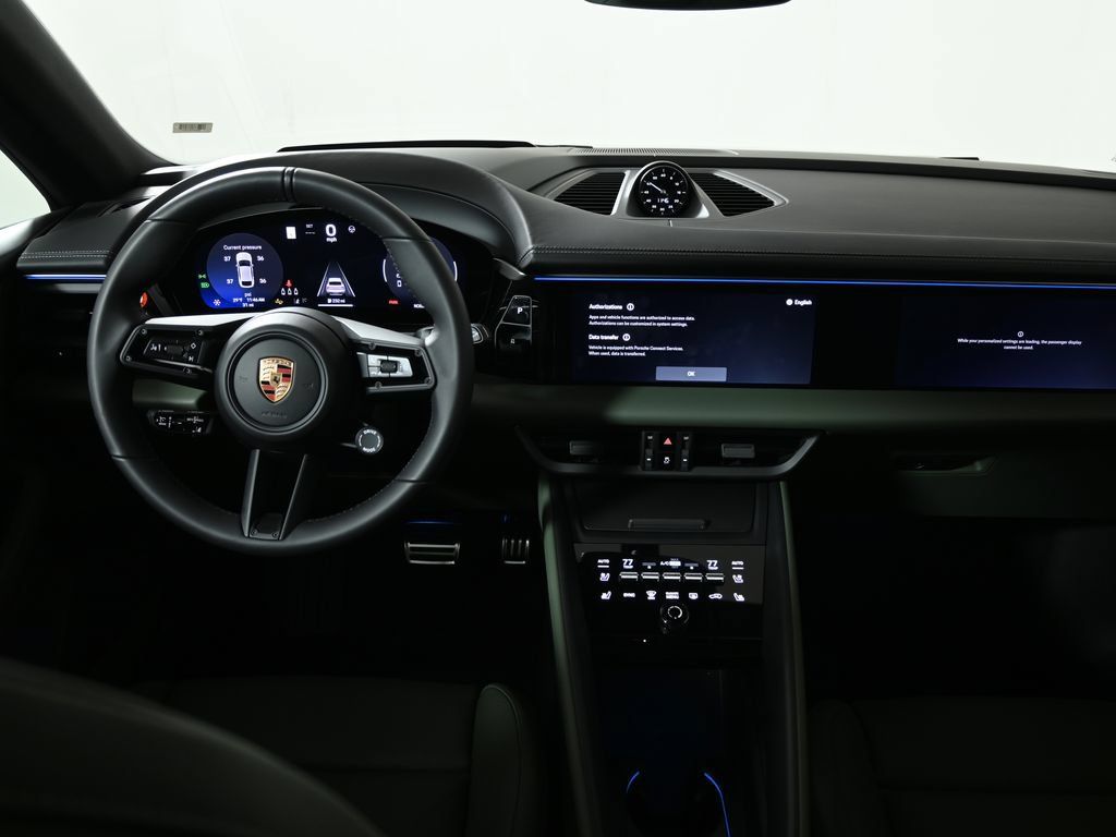 Used 2025 Porsche Macan 4S Electric AWD/4WD image 17