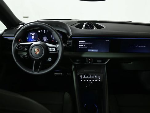 Used 2025 Porsche Macan 4S Electric AWD/4WD image 17