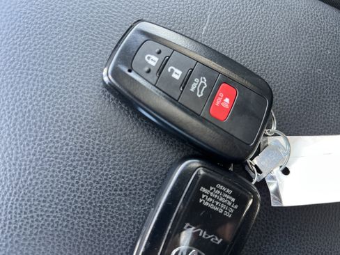 Used 2024 Toyota RAV4 XLE w/ Convenience Package FWD image 31
