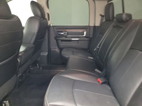 Used 2018 RAM 1500 Laramie AWD/4WD image 18