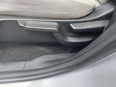 Used 2021 Honda HR-V LX image 17