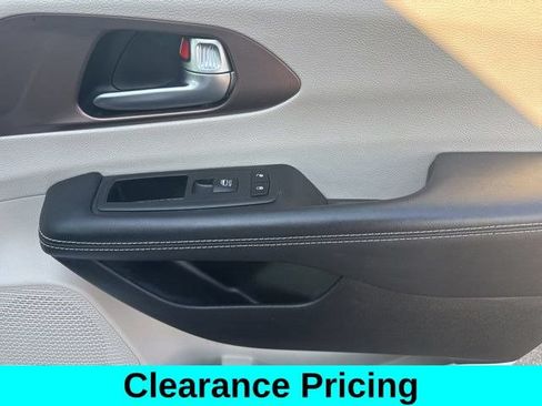 Used 2023 Chrysler Voyager LX FWD image 38