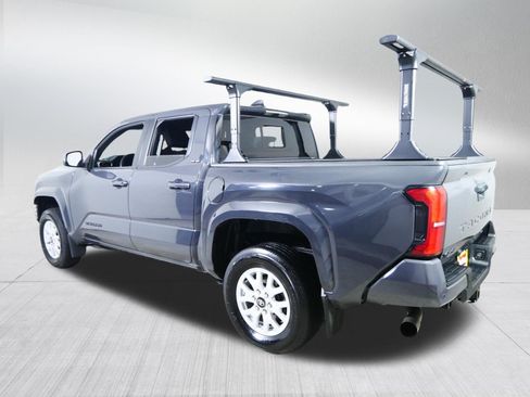 Certified 2024 Toyota Tacoma SR5 AWD/4WD image 5