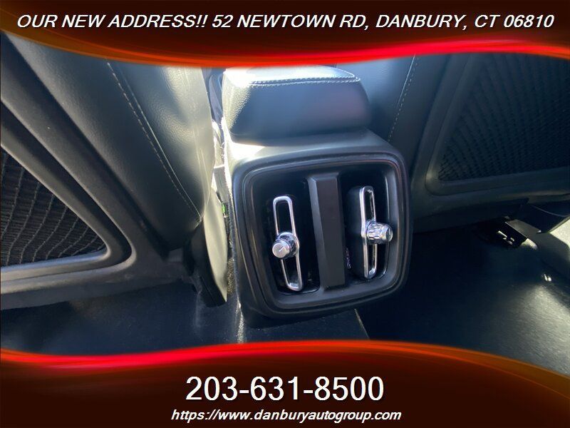 Used 2024 Volvo XC40 B5 Plus AWD/4WD image 25
