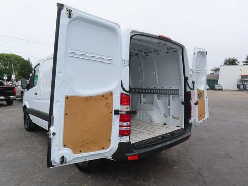 Used 2016 Mercedes-Benz Sprinter 2500 image 28