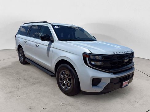 Used 2025 Ford Expedition Max Active RWD image 4