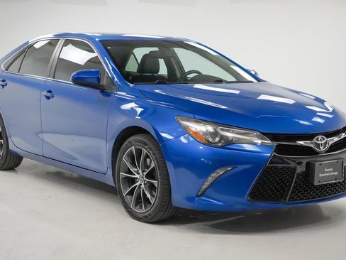 Used 2017 Toyota Camry XSE image 8