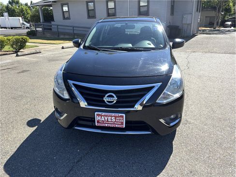 Used 2015 Nissan Versa w/ SL Tech Package FWD image 2