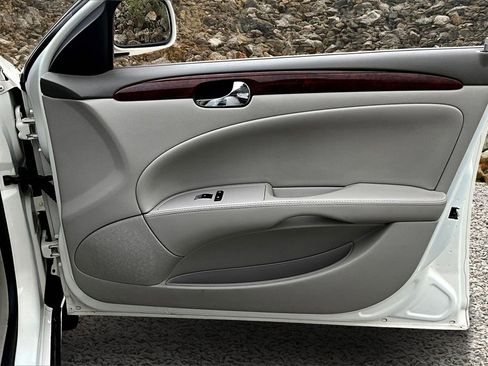 Used 2007 Buick Lucerne CXL image 22