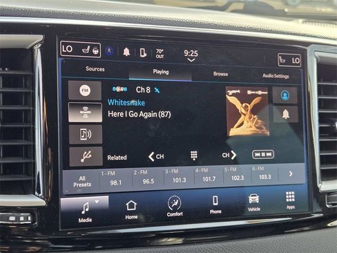 Used 2022 Chrysler Pacifica Touring-L image 22