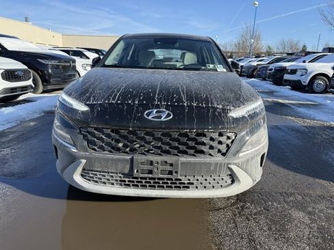 Used 2023 Hyundai Kona SE image 2
