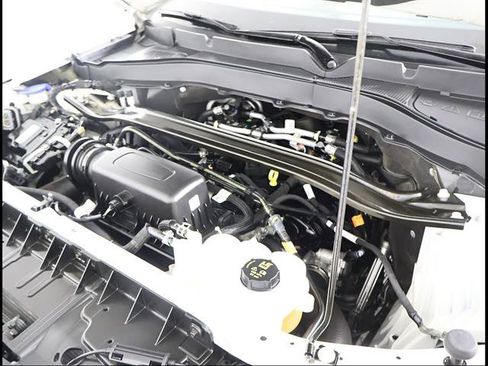 Used 2023 Ford Explorer Limited w/ Limited Technology Package RWD image 12