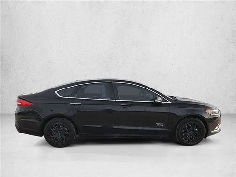 Used 2018 Ford Fusion Energi SE image 4