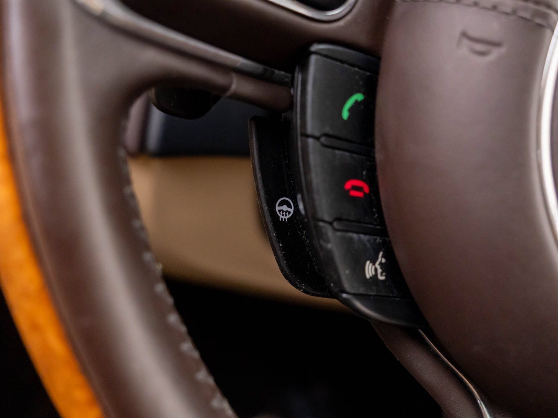 Used 2015 Jaguar XJ AWD image 26