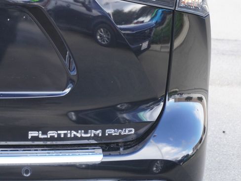 Used 2024 Toyota Highlander Platinum image 10