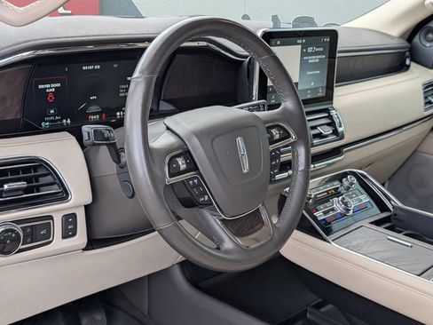 Used 2021 Lincoln Navigator Reserve w/ Luxury Package image 17