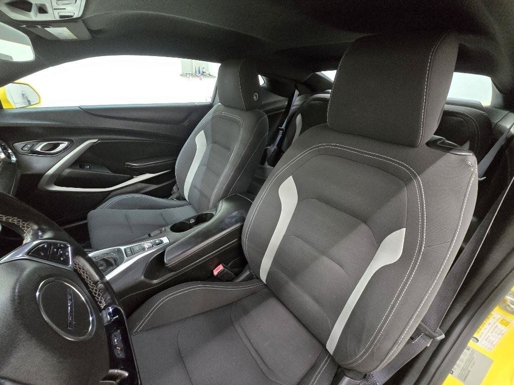 Used 2017 Chevrolet Camaro LT RWD image 10
