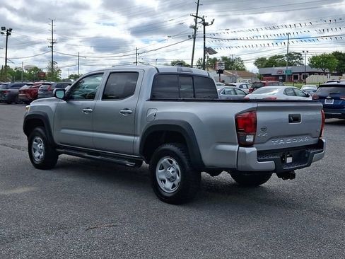 Used 2023 Toyota Tacoma SR AWD/4WD image 4