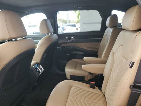 Certified 2025 Kia Sorento SX Prestige w/ Olive Brown Leather Package image 10