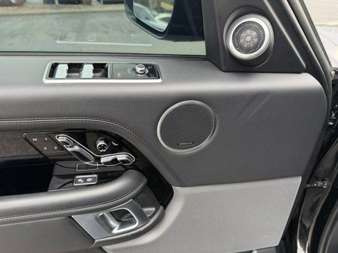 Used 2020 Land Rover Range Rover HSE image 12