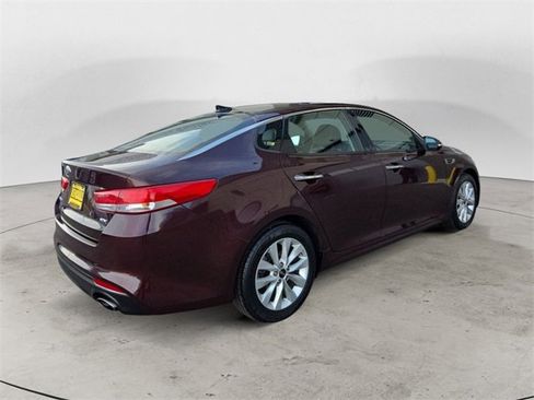 Used 2018 Kia Optima EX w/ Premium Package image 5