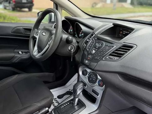 Used 2019 Ford Fiesta SE FWD image 13