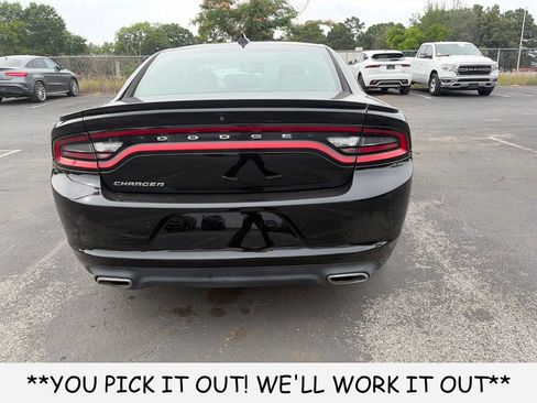 Used 2015 Dodge Charger R/T w/ Plus Group RWD image 4