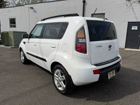 Used 2010 Kia Soul + FWD image 5