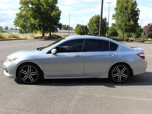 Used 2016 Honda Accord Sport image 7