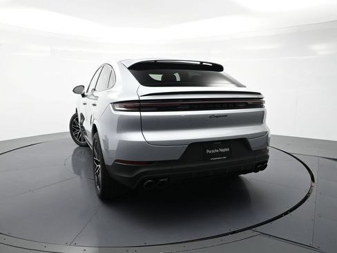 Used 2026 Porsche Cayenne Coupe AWD/4WD image 24