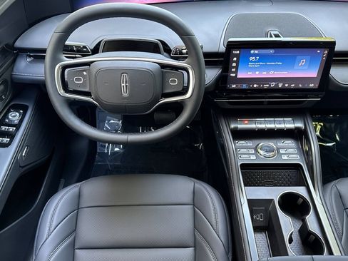 New 2026 Lincoln Nautilus Premier AWD/4WD image 11