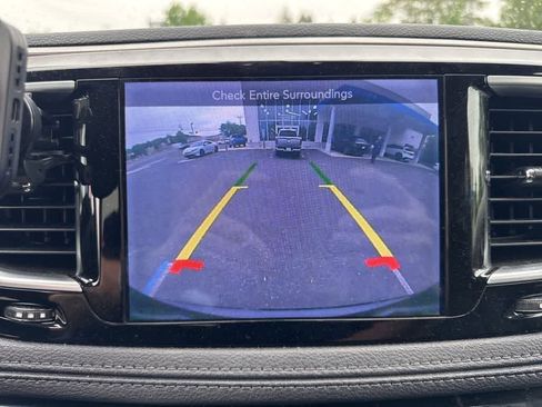 Used 2017 Chrysler Pacifica Limited FWD image 15