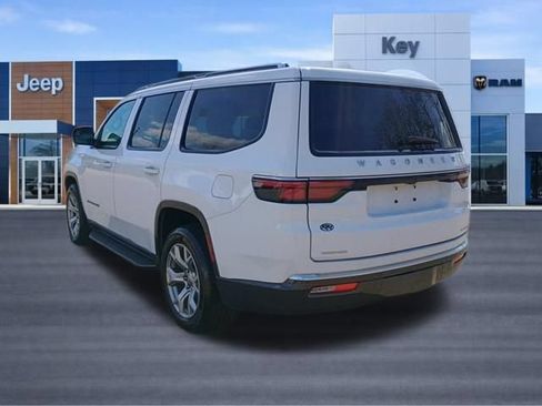 Used 2022 Jeep Wagoneer Series II AWD/4WD image 3
