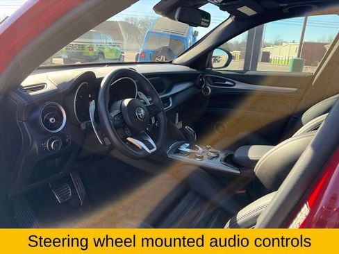 Used 2024 Alfa Romeo Stelvio Veloce image 18
