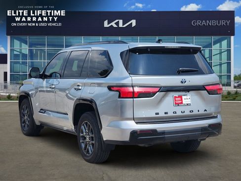 Used 2023 Toyota Sequoia Platinum AWD/4WD image 4
