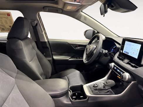 Used 2025 Toyota RAV4 XLE w/ Convenience Package AWD/4WD image 16