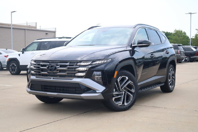 New 2026 Hyundai Tucson Limited AWD/4WD image 2
