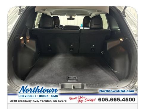 Used 2020 Jeep Cherokee Trailhawk w/ Cold Weather Group AWD/4WD image 23
