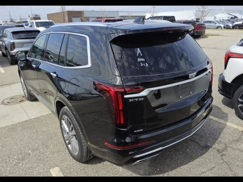 Certified 2025 Cadillac XT6 Premium Luxury w/ Platinum Package image 6