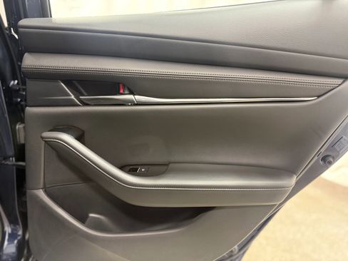 Used 2021 MAZDA MAZDA3 s image 28