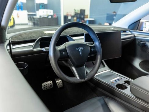 Used 2023 Tesla Model Y Long Range AWD/4WD image 9
