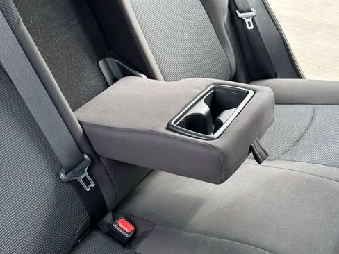 Used 2022 Toyota RAV4 LE w/ Carpet Mat Package (TMS) AWD/4WD image 21
