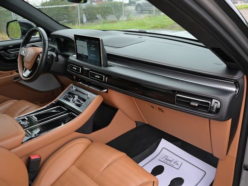 Used 2023 Lincoln Aviator Black Label w/ Jet Package AWD/4WD image 49