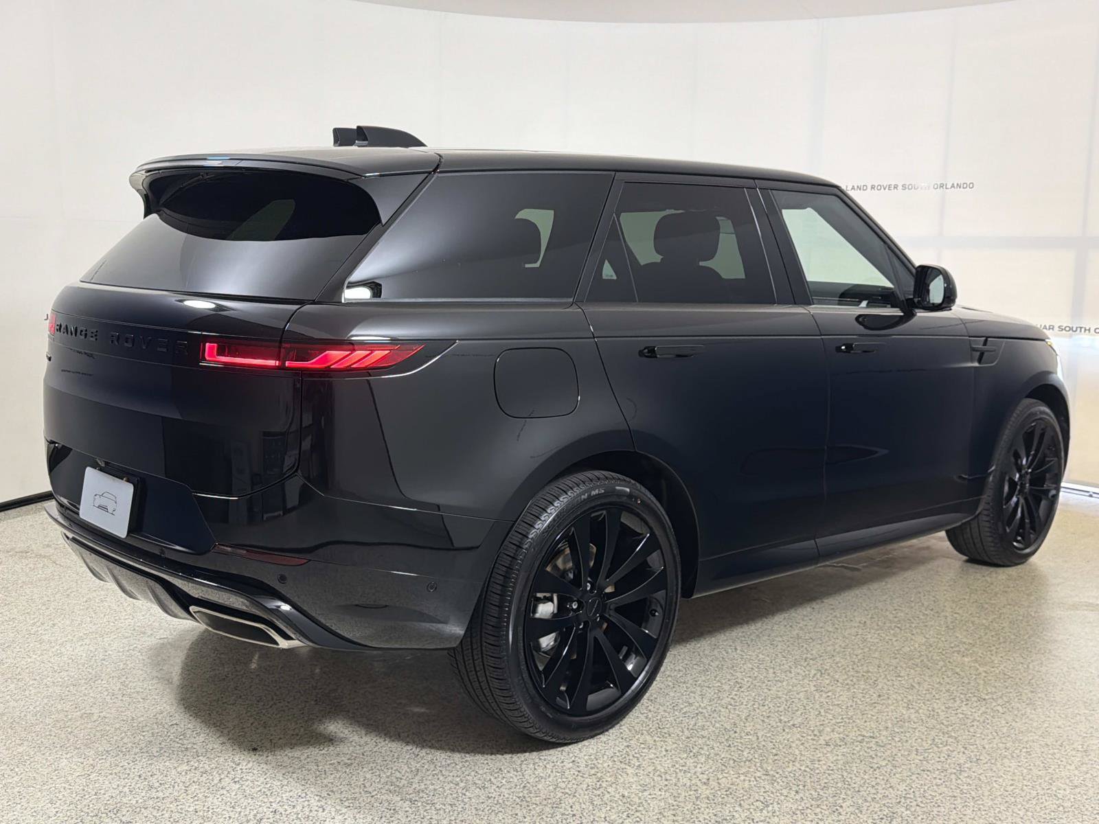 New 2027 Land Rover Range Rover Sport Dynamic SE AWD/4WD image 5