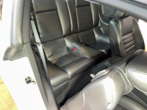 Used 2005 Ford Mustang GT RWD image 64