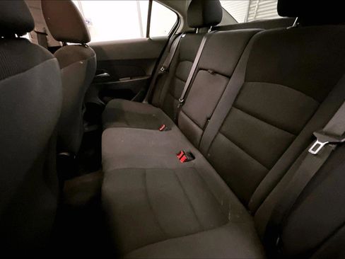 Used 2015 Chevrolet Cruze LT image 25