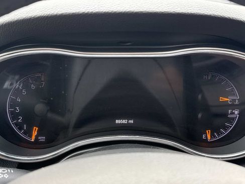 Used 2020 Jeep Grand Cherokee Limited AWD/4WD image 24