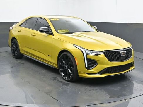 Used 2024 Cadillac CT4 V w/ LPO, ONYX Package image 2